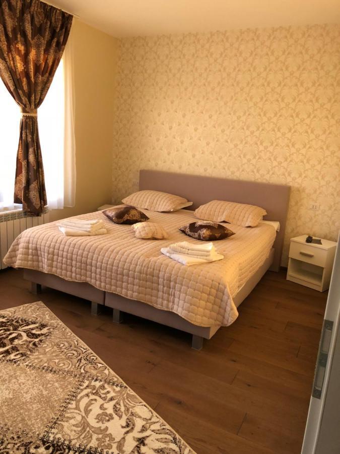 Aleria De Piatra Aparthotel Piatra Neamţ Buitenkant foto